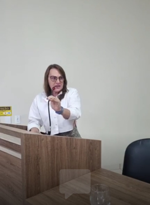 Vereadora Maria Isabel Giacomelli se emociona em seu último discurso na Câmara Municipal de Nova Guarita.